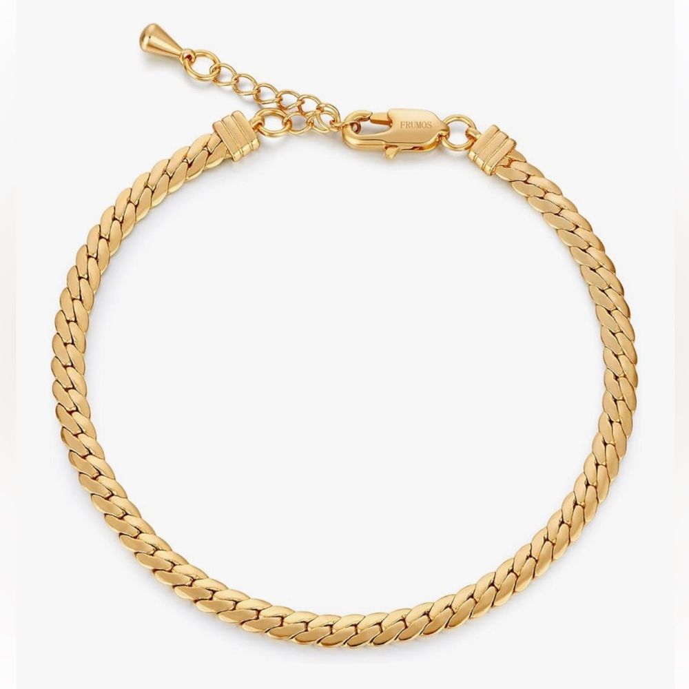 NEW 18k Gold Plated Elegant Gold Bracelet